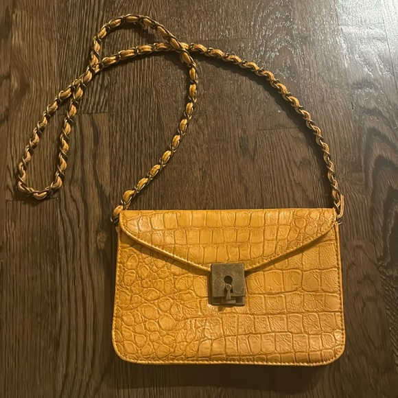 Boho Crossbody 💛 - Picture 1 of 4